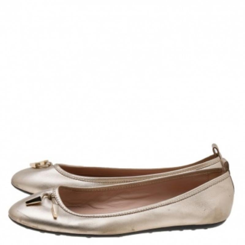 Brown Tod's Gold Leather Tassel Ballet Flats Size 38 For Sale