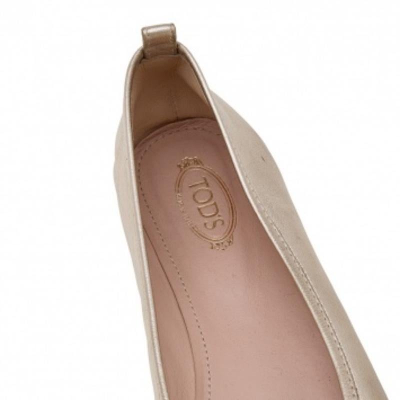 Tod's Gold Leather Tassel Ballet Flats Size 38 For Sale 1