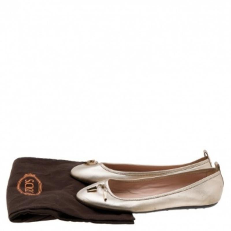 Tod's Gold Leather Tassel Ballet Flats Size 38 For Sale 4