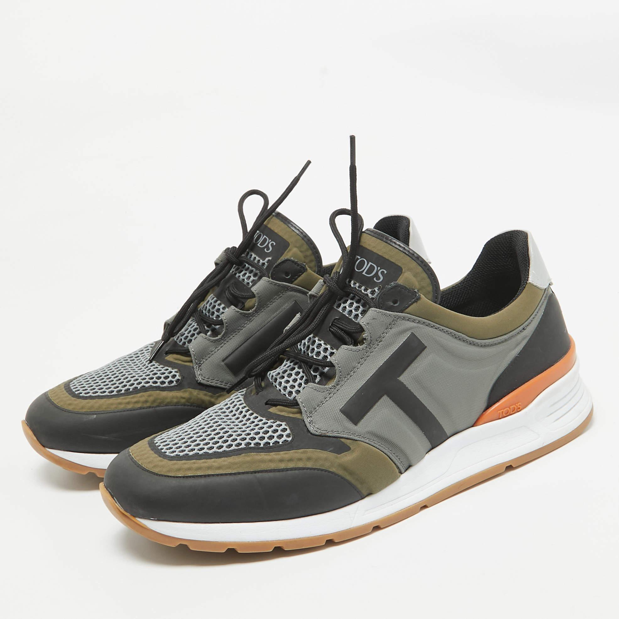 Crafted with skill these sneakers come in a luxe design complemented by signature detailing. You can count on them to elevate any outfit. Embrace the ultimate in sophistication and comfort with every step you take.