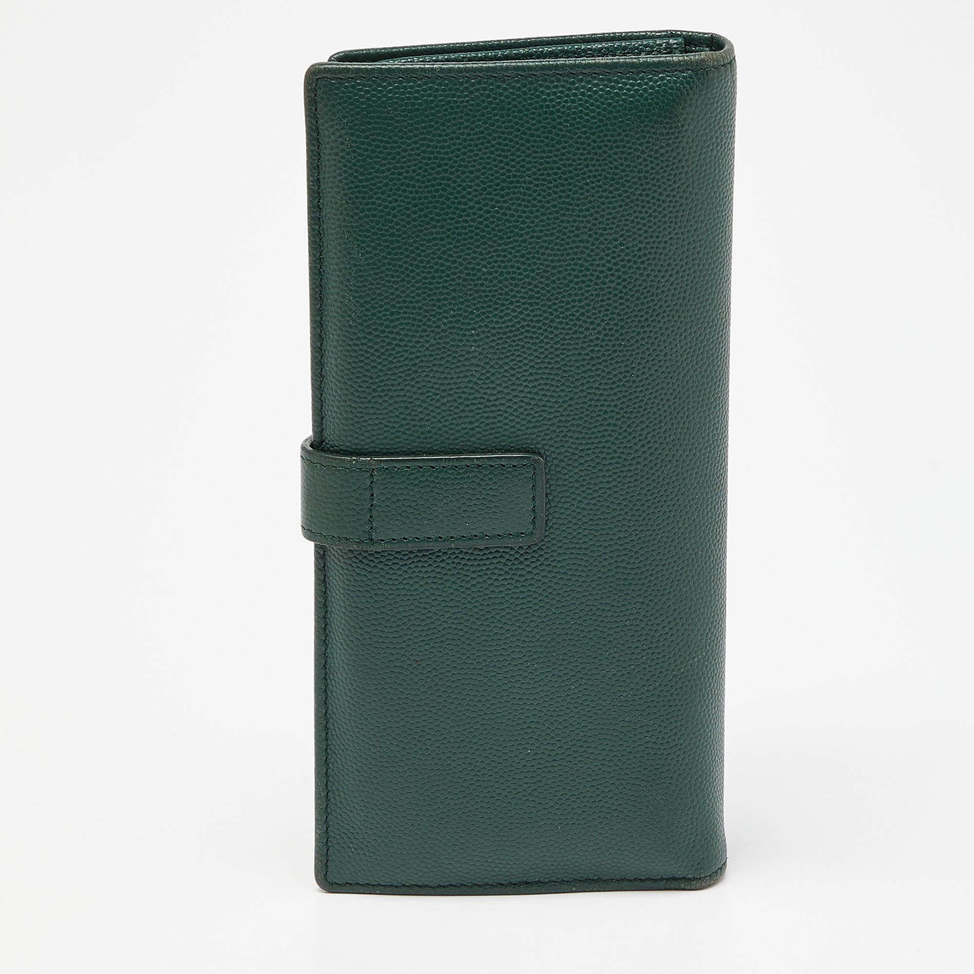 Tod's Green Leather Continental Flap Wallet For Sale 1