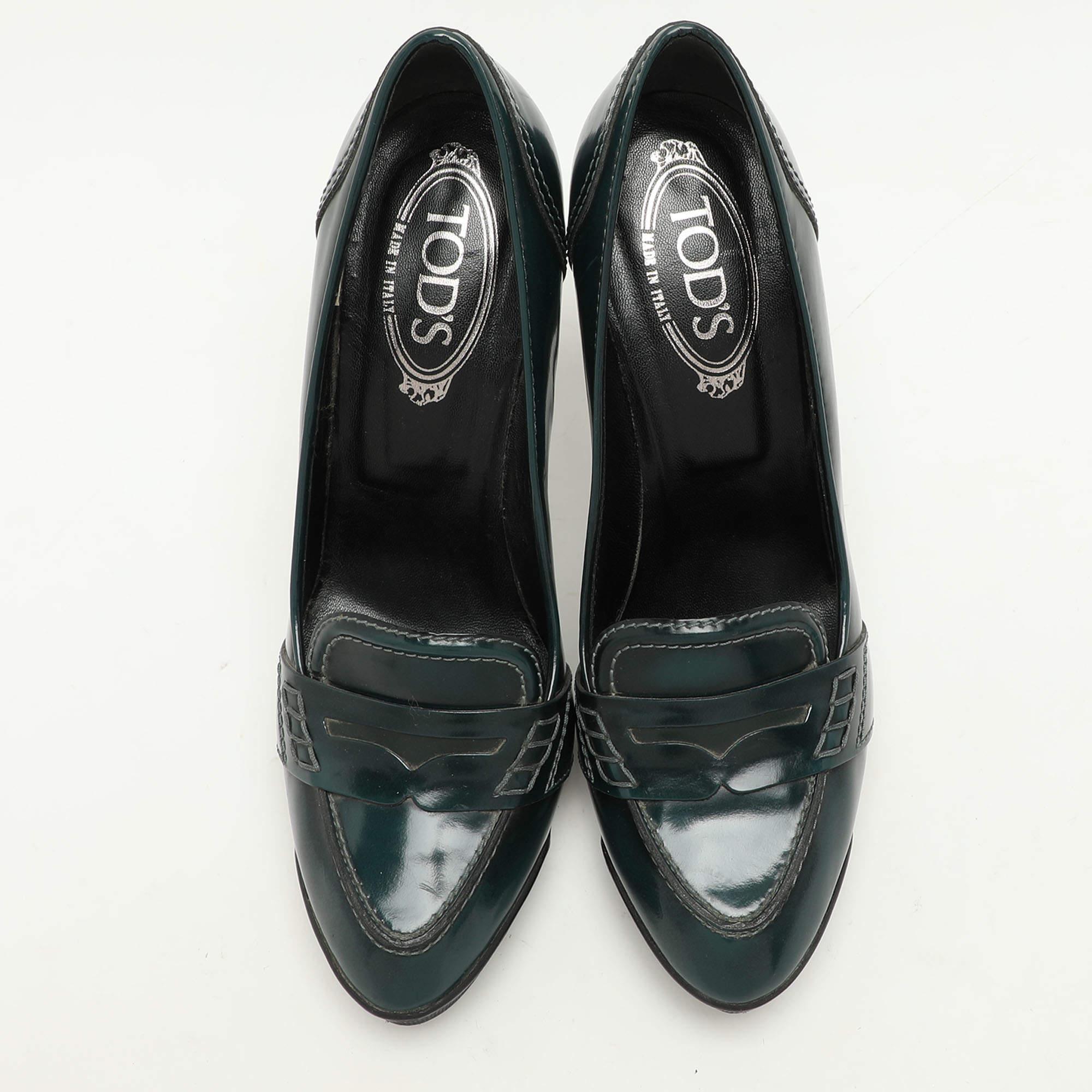 Nero Loafer Pumps di Tod's in pelle verde taglia 39