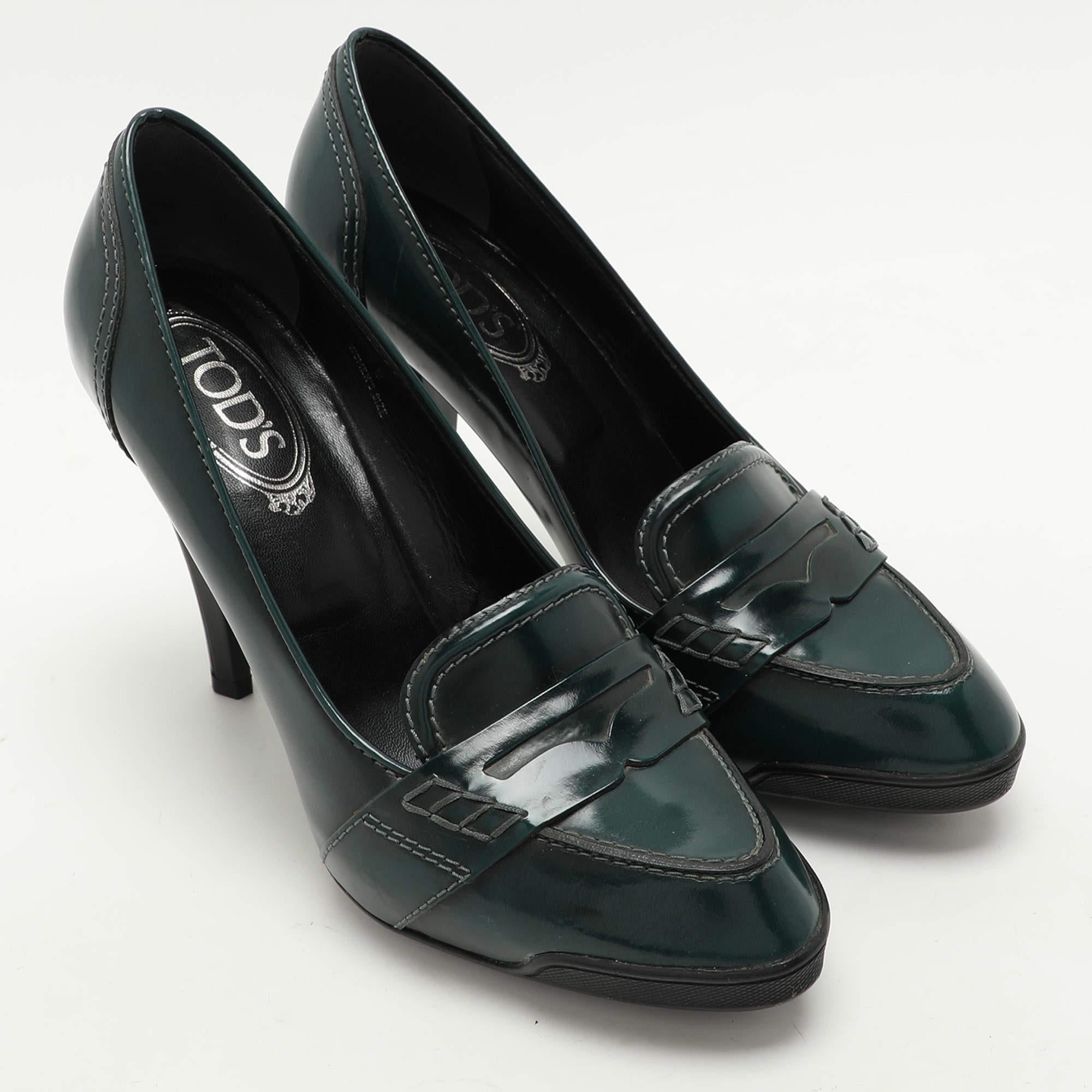 Loafer Pumps di Tod's in pelle verde taglia 39 In condizioni buone a Dubai, Al Qouz 2