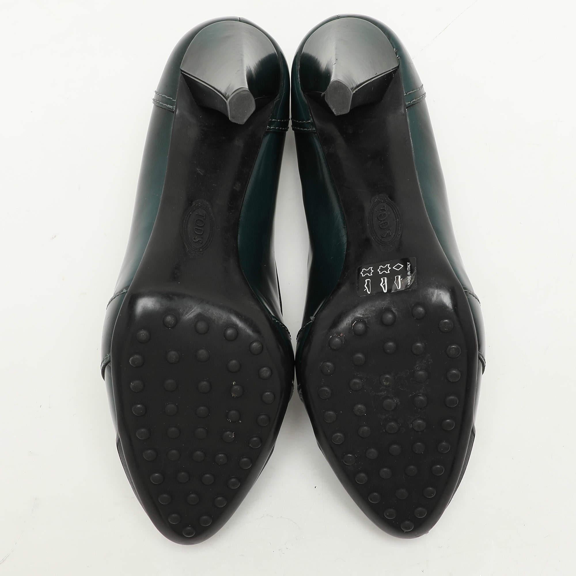 Loafer Pumps di Tod's in pelle verde taglia 39 1