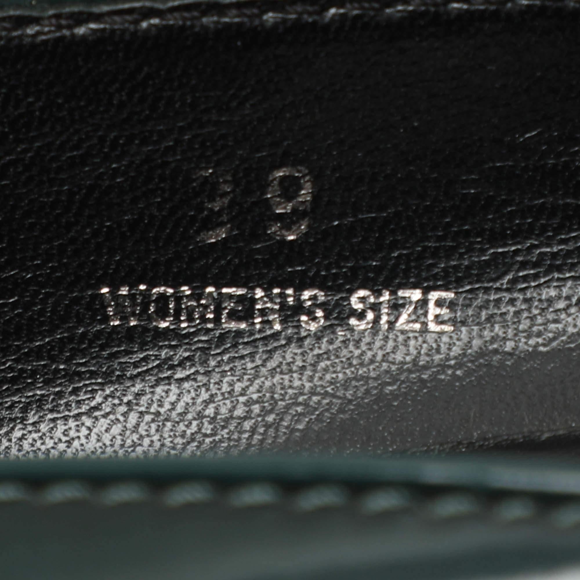 Loafer Pumps di Tod's in pelle verde taglia 39 3