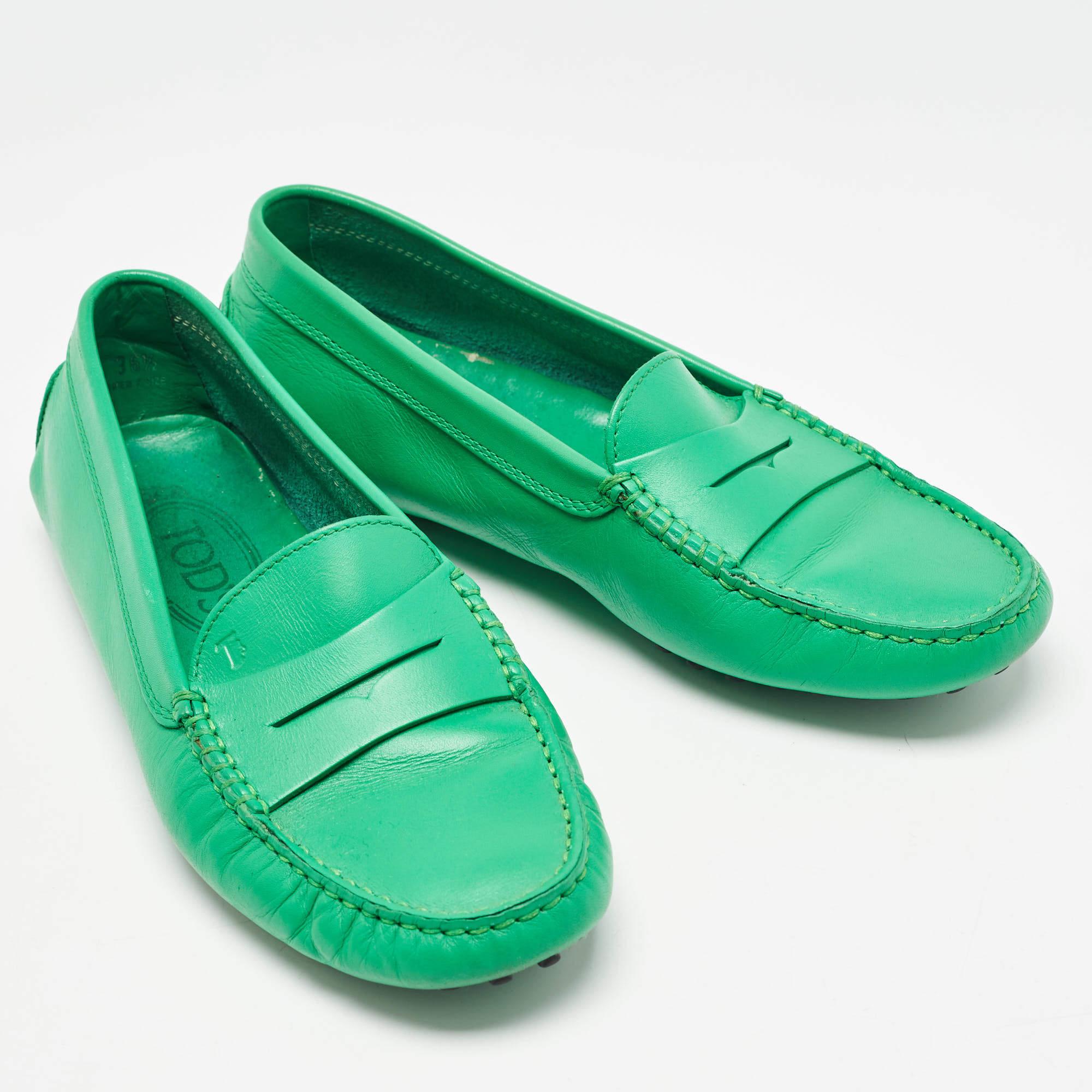 Women's Tod's Green Leather Penny Loafers Size 36.5 For Sale