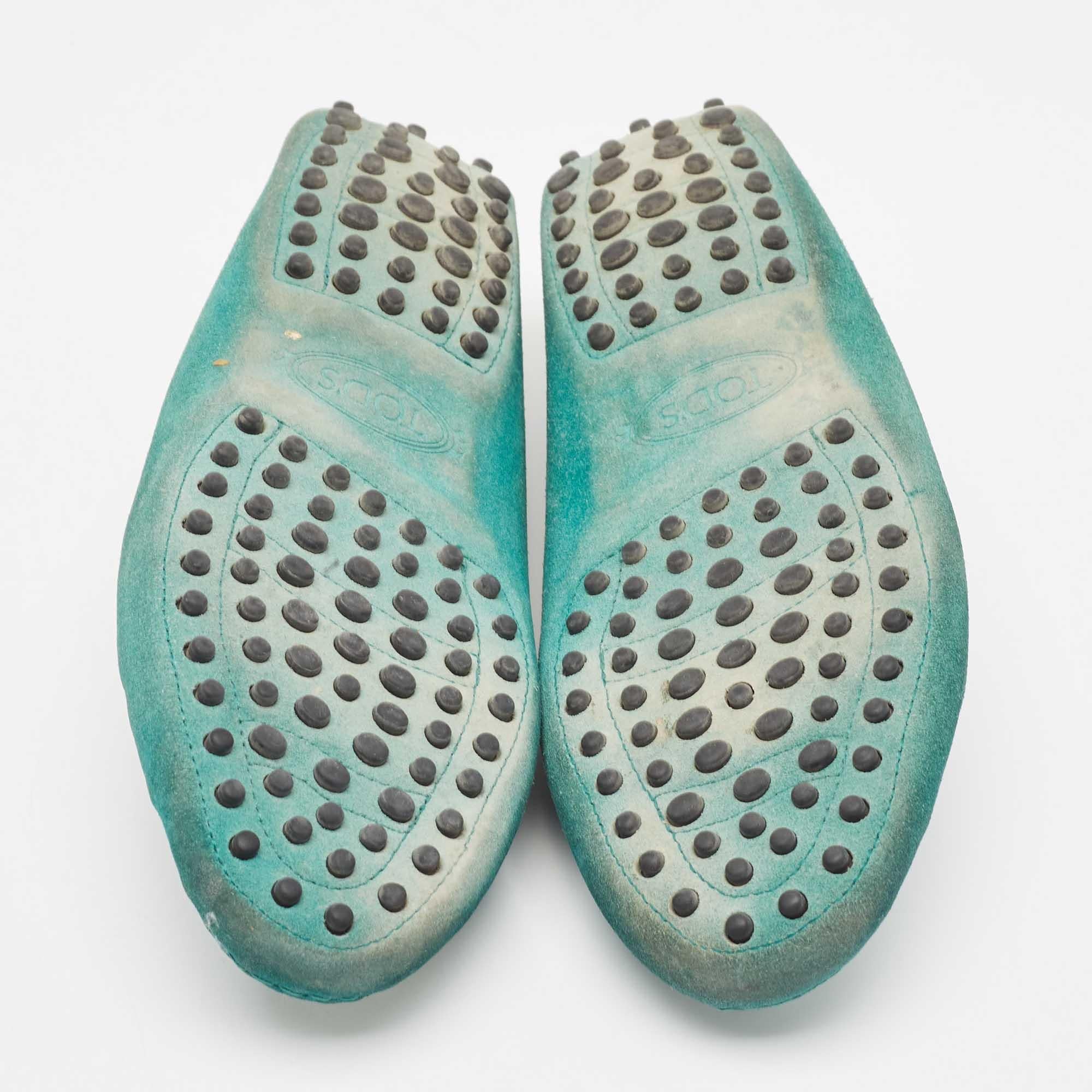 Mocassins en daim et vernis vert de Tod's Taille 39 en vente 1