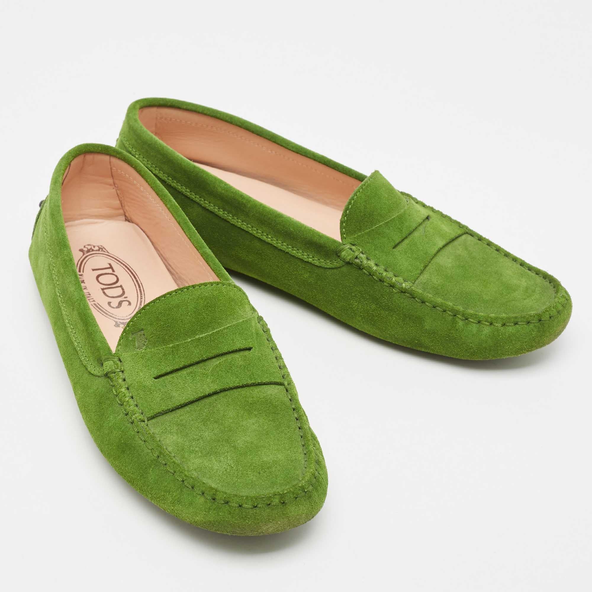 Women's Tod's Green Suede Penny Loafers Size 39 For Sale