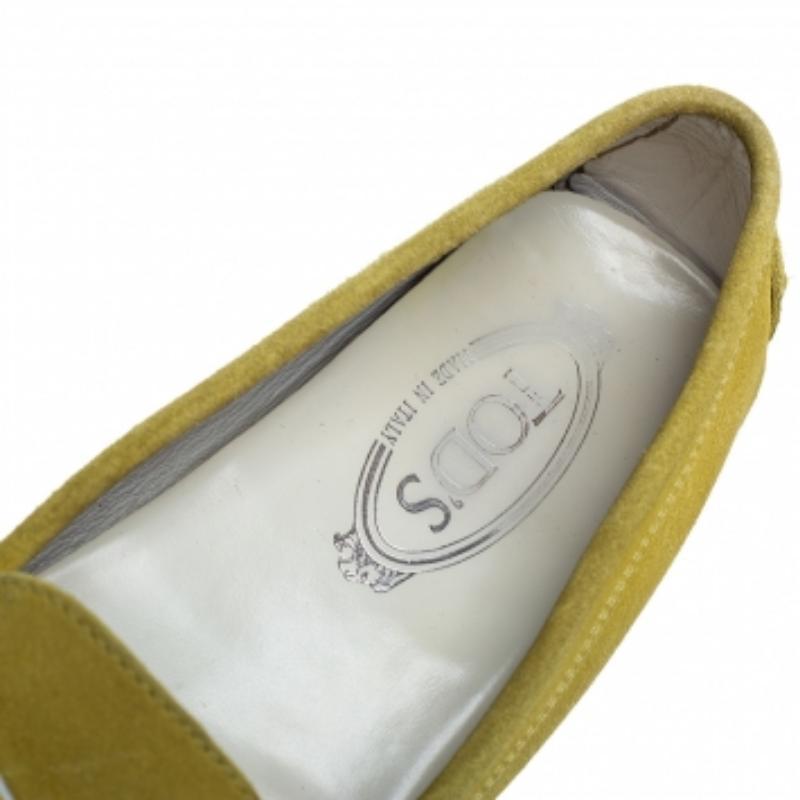 Tod's Green Suede Slip On Loafers Size 39 In Fair Condition For Sale In Dubai, Al Qouz 2