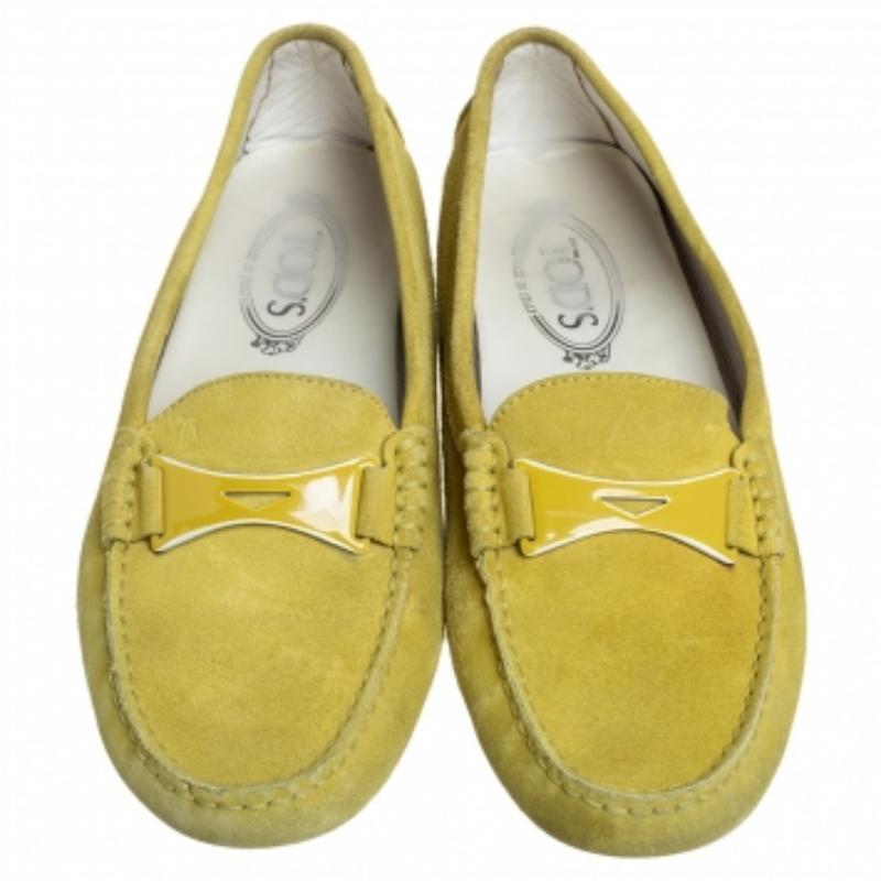 Women's Tod's Green Suede Slip On Loafers Size 39 For Sale