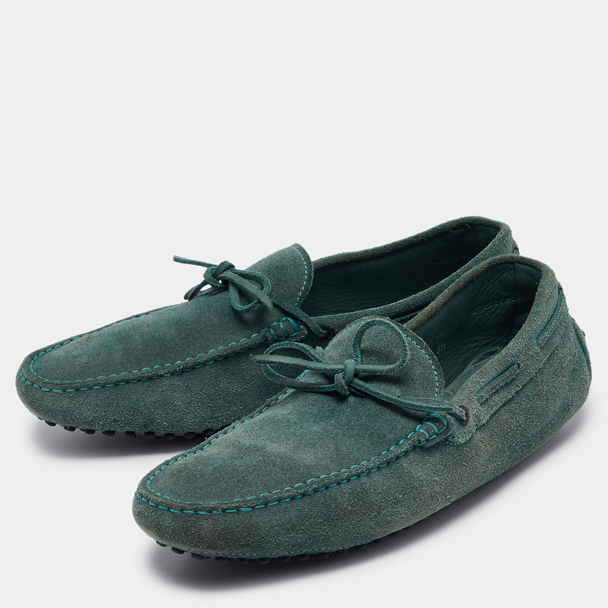 These loafers from Tods are not only high in appeal but also very skilfully made. The suede loafers have a comfortable shape and will complement any look.