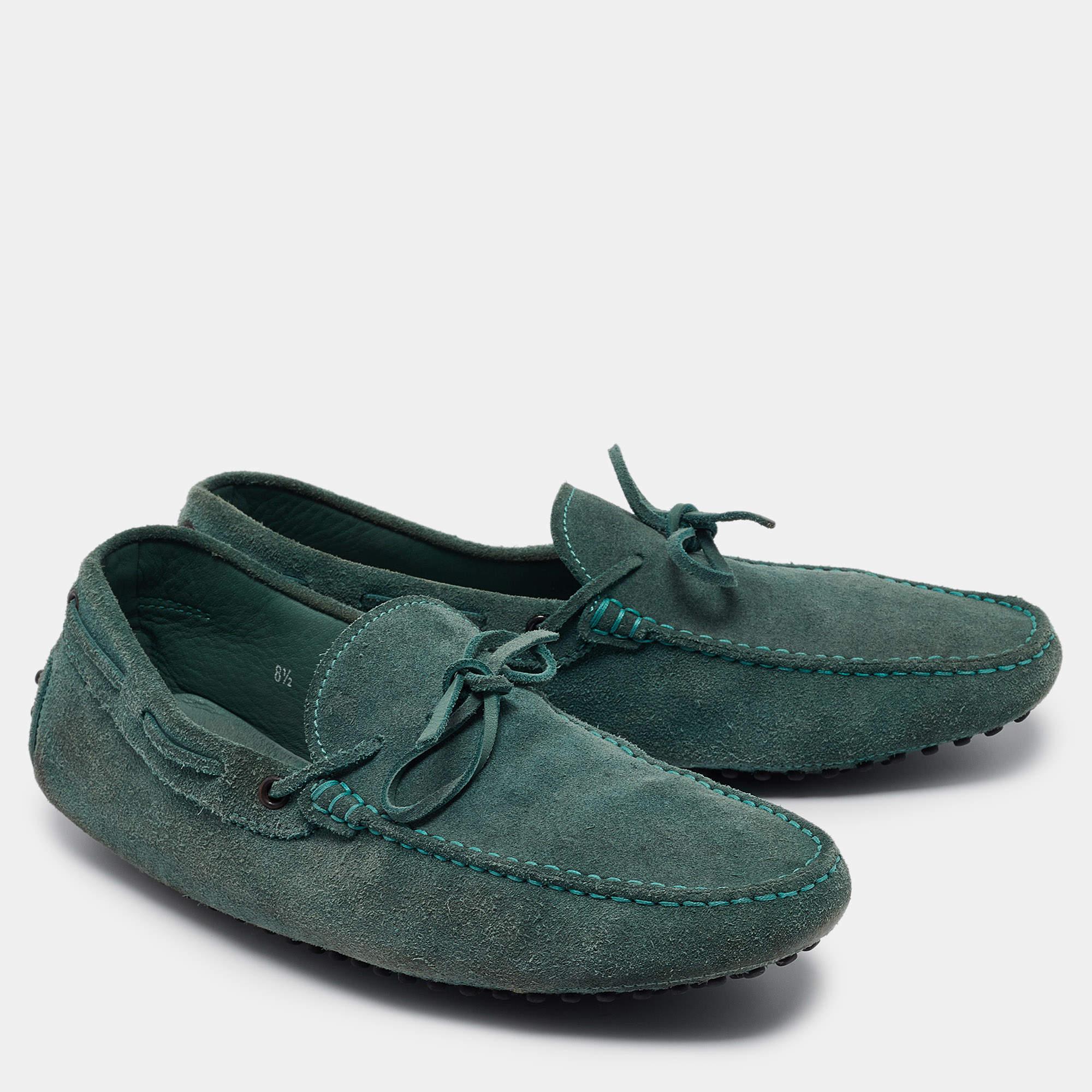 Tod's Green Suede Slip On Loafers Size 42.5 In Good Condition For Sale In Dubai, Al Qouz 2