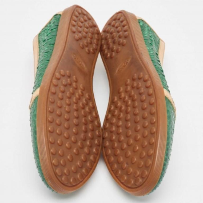 Tod's - Mocassins en cuir et peau de serpent vert/blanc Taille 35.5 en vente 1