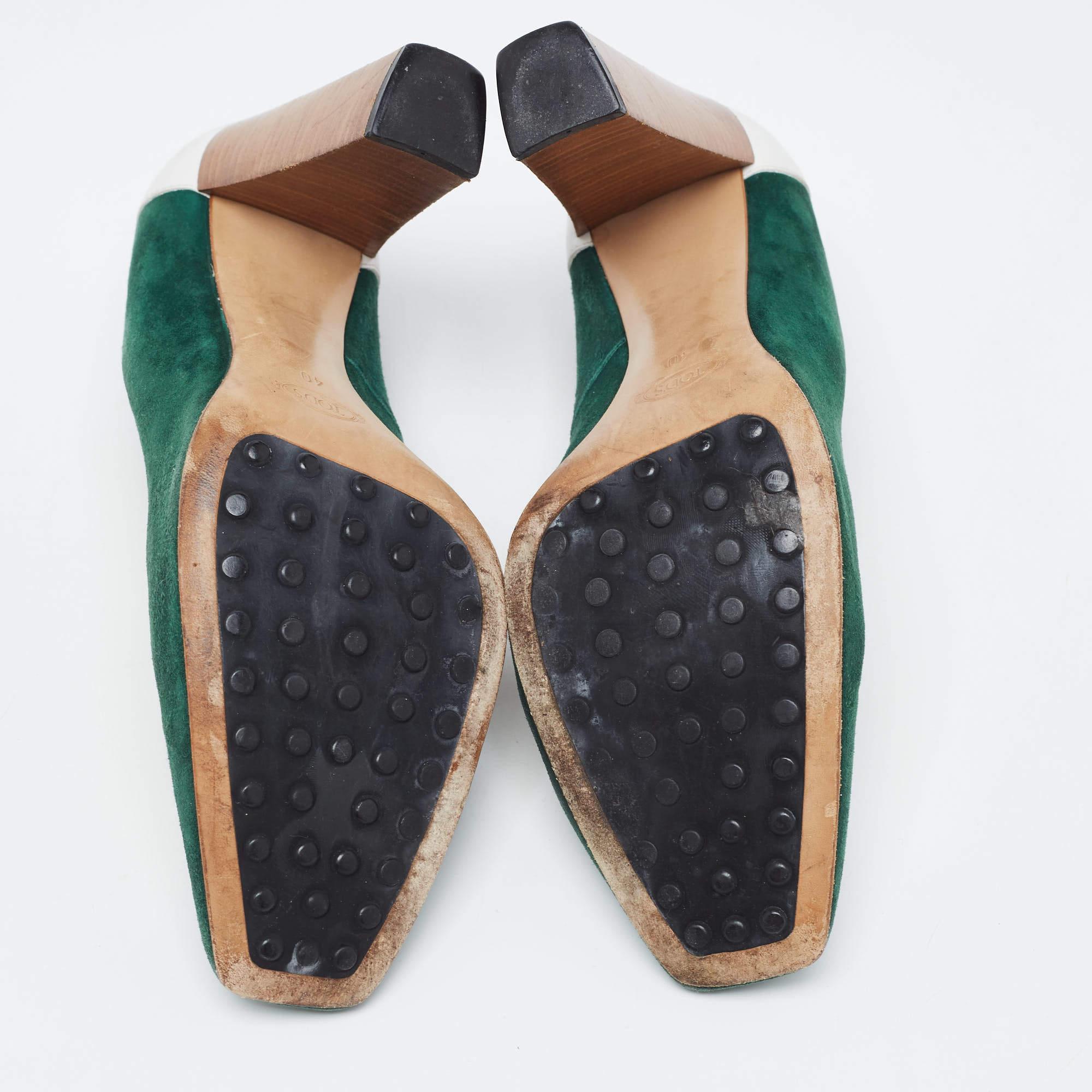 Mocasines Tod's en piel y ante verde/blanco Talla 40 en venta 1
