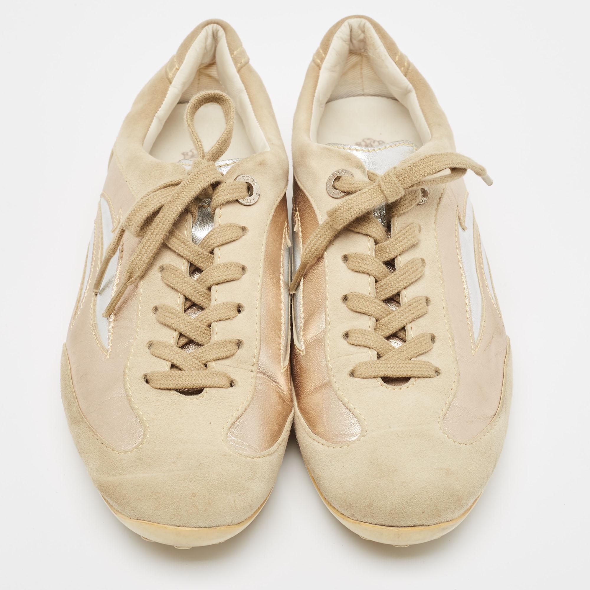 Tod's Grey/Beige Suede and Leather Low Top Sneakers Size 37.5 In Good Condition For Sale In Dubai, Al Qouz 2