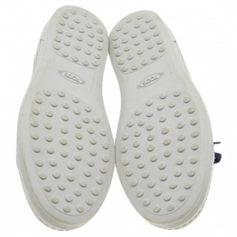 Tod's - Baskets basses en cuir et daim gris/bleu - Taille 38 en vente 2