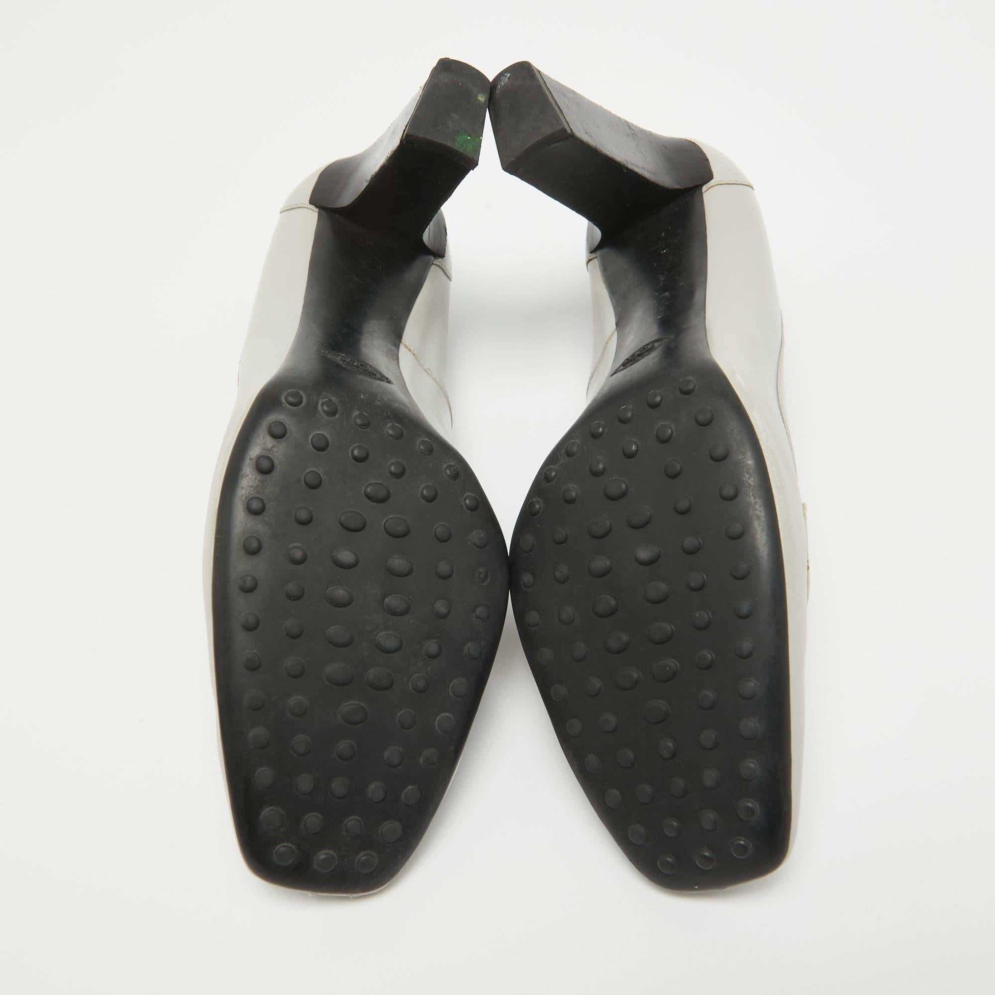 Tod's - Pumps in pelle grigia con tacco a blocco - taglia 41 in vendita 1