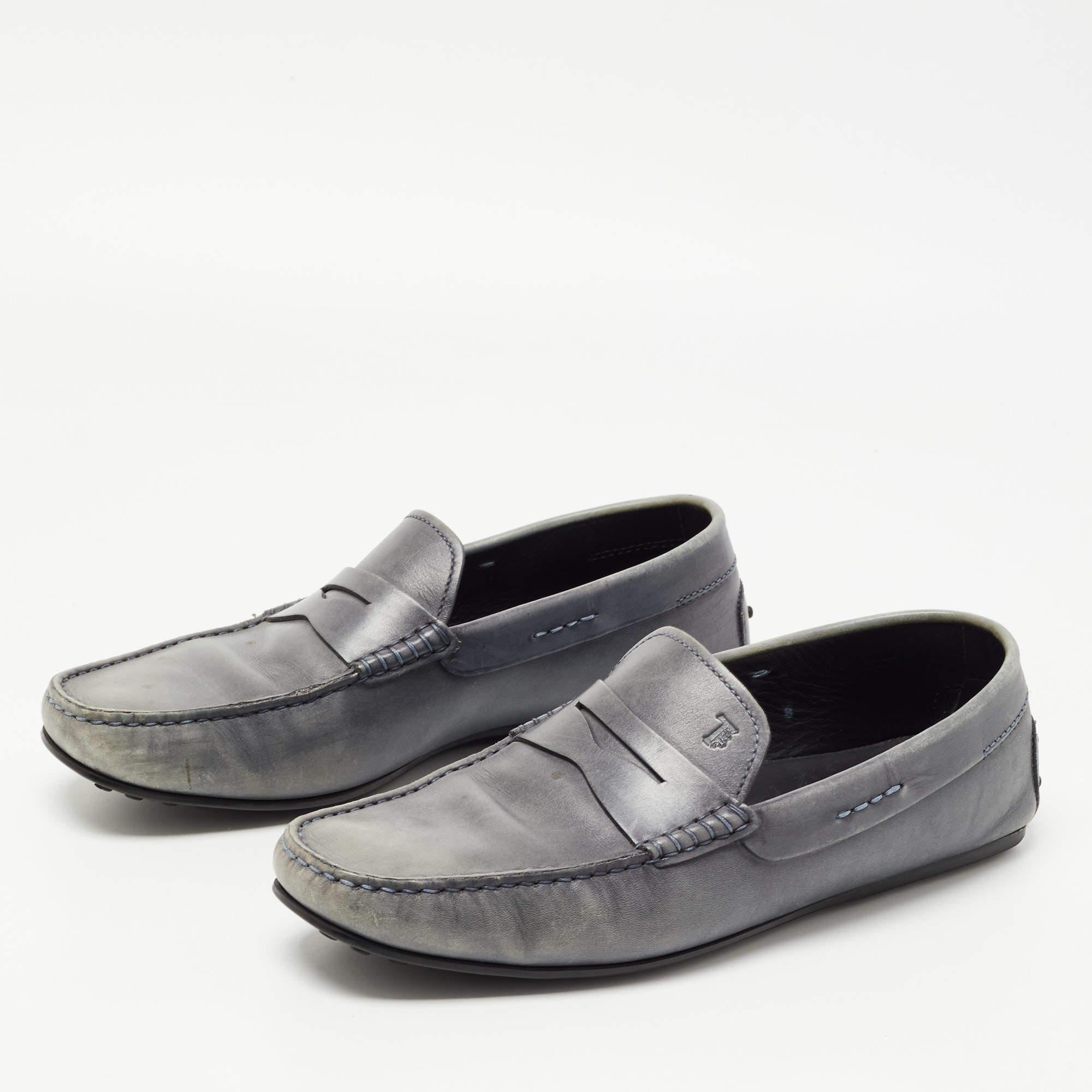 Practical  fashionable  and durable these designer loafers are carefully built to be fine companions to your everyday style. They come made using the best materials to be a prized buy.