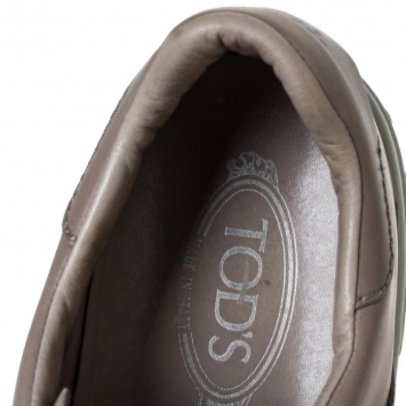Tod's Grau Leder Perforierte Detail Low Top Spitze Up Turnschuhe Größe 45.5 Herren im Angebot