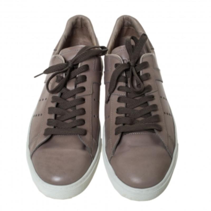 Tod's Grau Leder Perforierte Detail Low Top Spitze Up Turnschuhe Größe 45.5 im Angebot 1