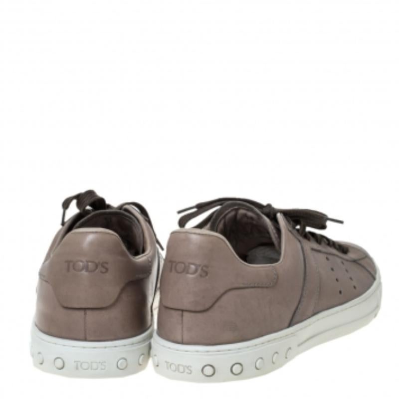 Tod's Grau Leder Perforierte Detail Low Top Spitze Up Turnschuhe Größe 45.5 im Angebot 2