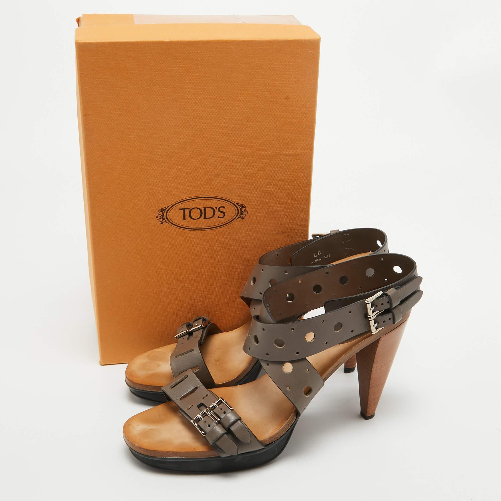 Tod's - Sandales à plateforme perforées en cuir gris - Taille 40 en vente 5