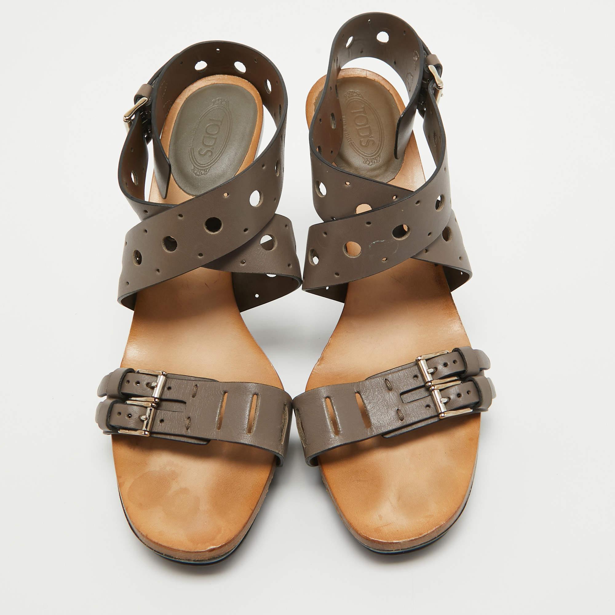Marron Tod's - Sandales à plateforme perforées en cuir gris - Taille 40 en vente