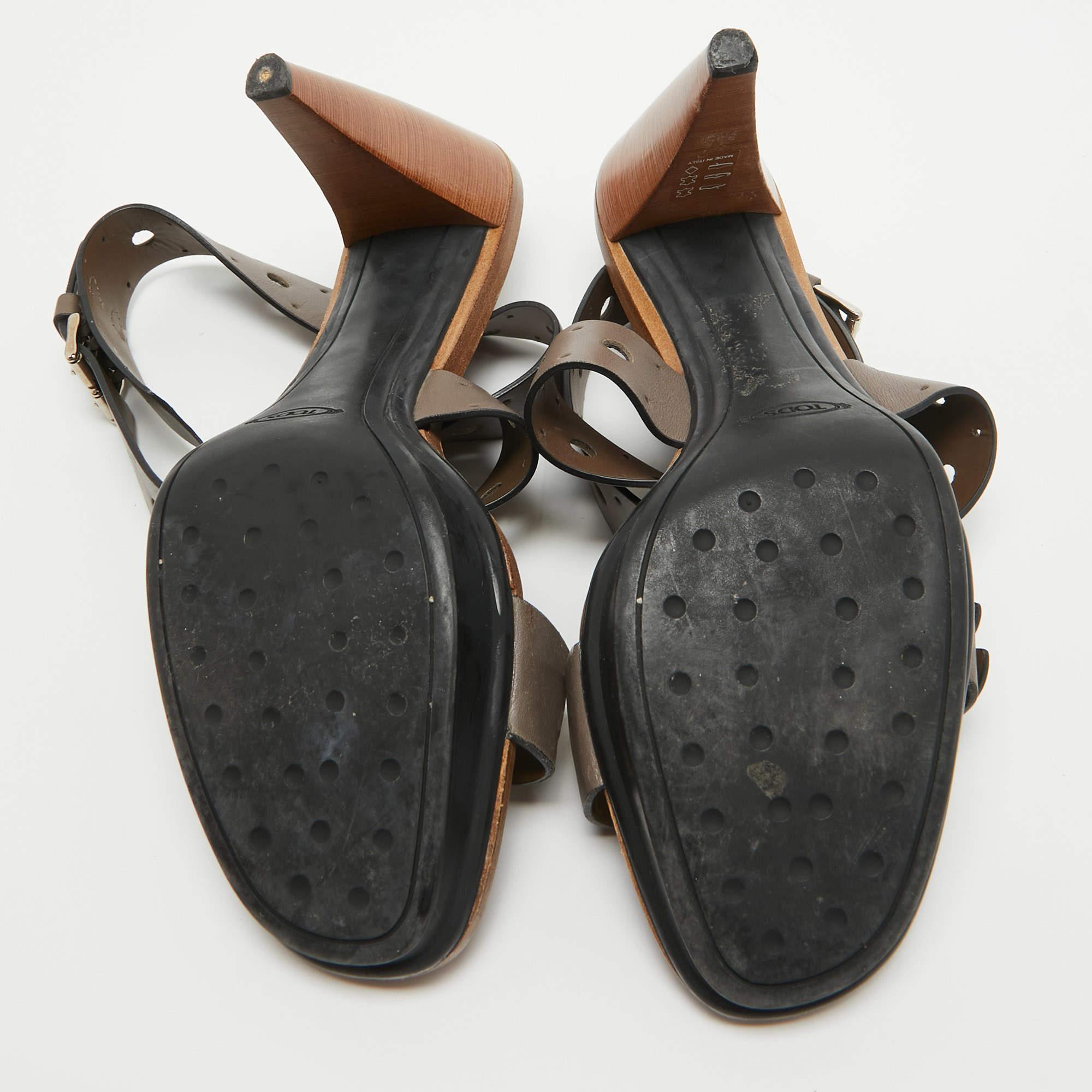 Tod's - Sandales à plateforme perforées en cuir gris - Taille 40 en vente 1