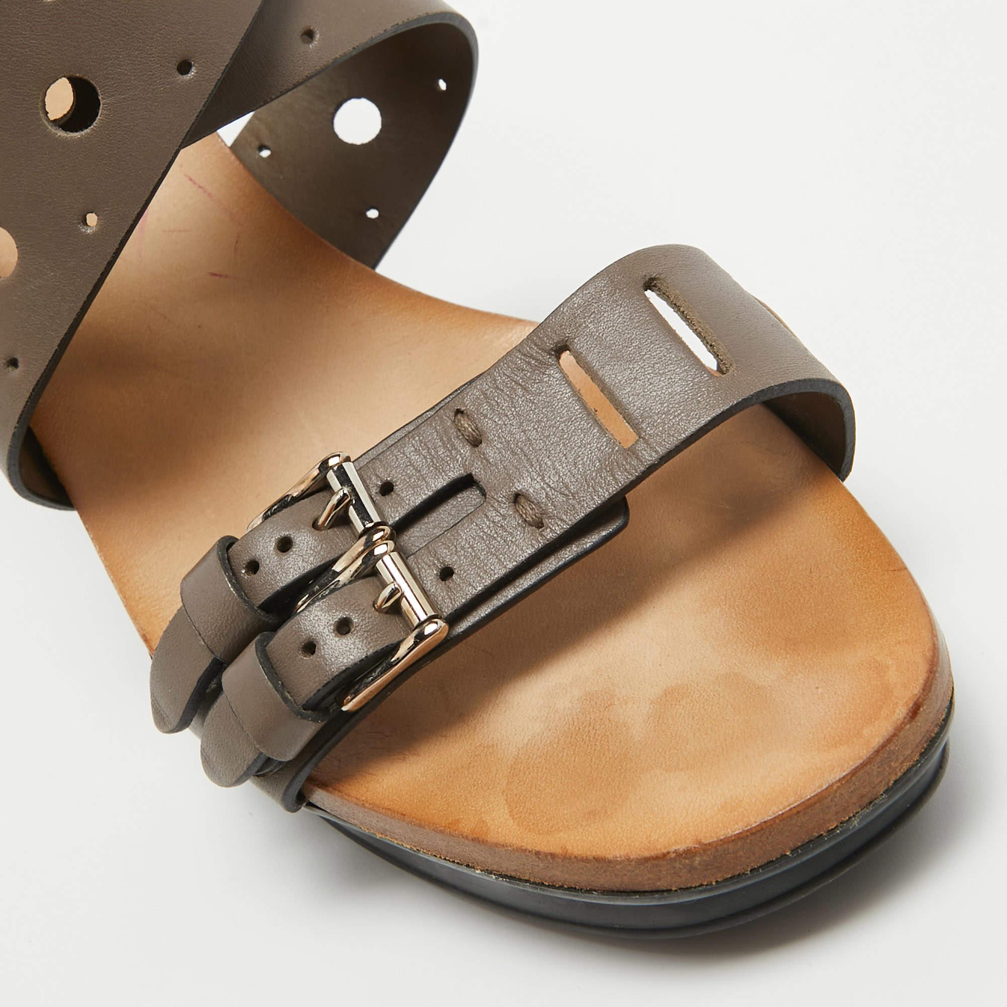 Tod's - Sandales à plateforme perforées en cuir gris - Taille 40 en vente 2