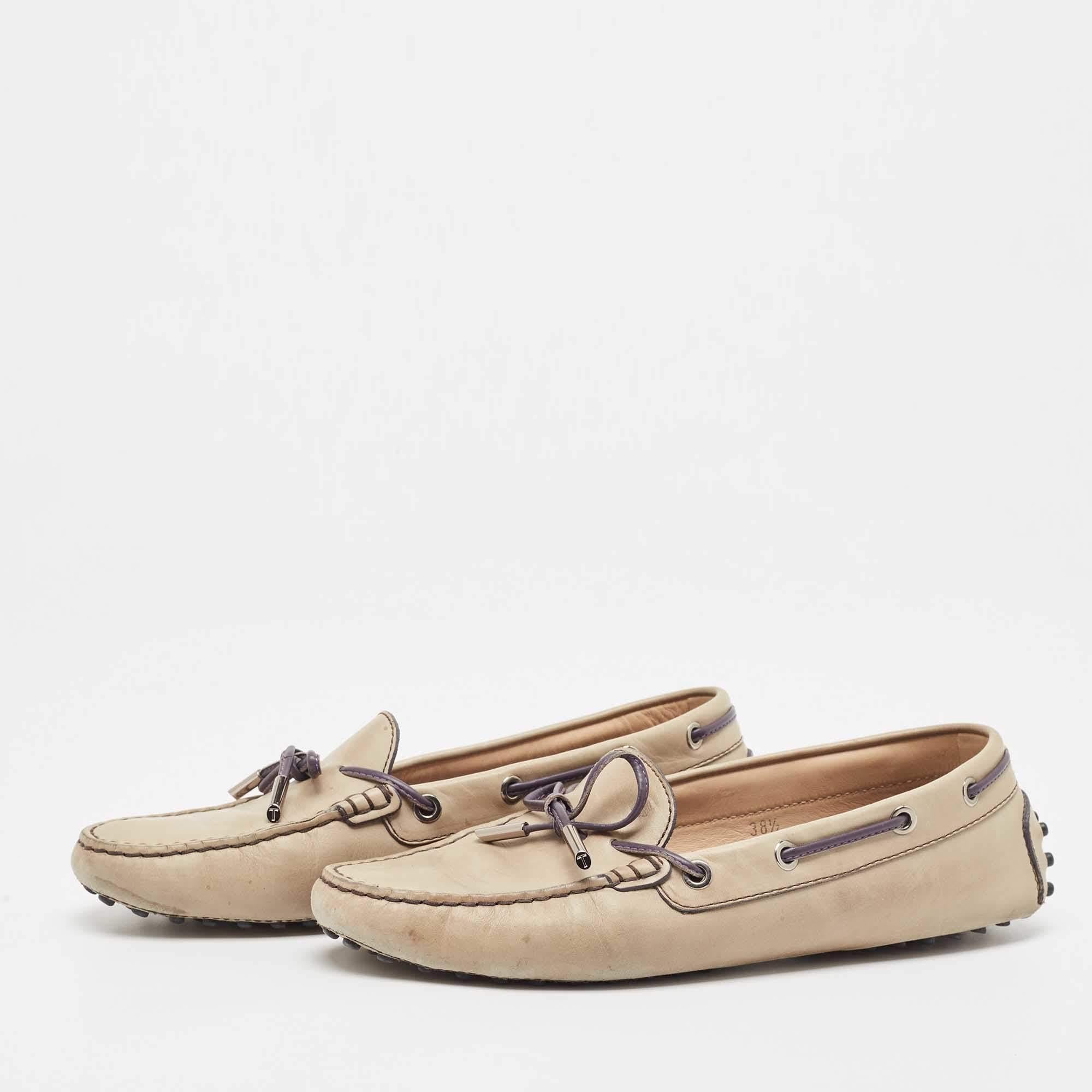 To perfectly complement your attires we bring you this pair of loafers that speak nothing but style. The shoes have been crafted with skill and are designed to be easy to slip on. They are just the right choice to complement your fashionable side.