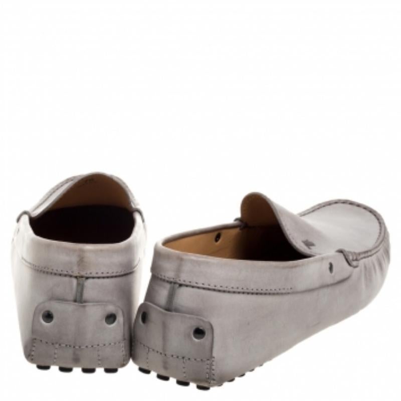 Men's Tod's Grey Leather Slip On Loafers Size 41.5 For Sale