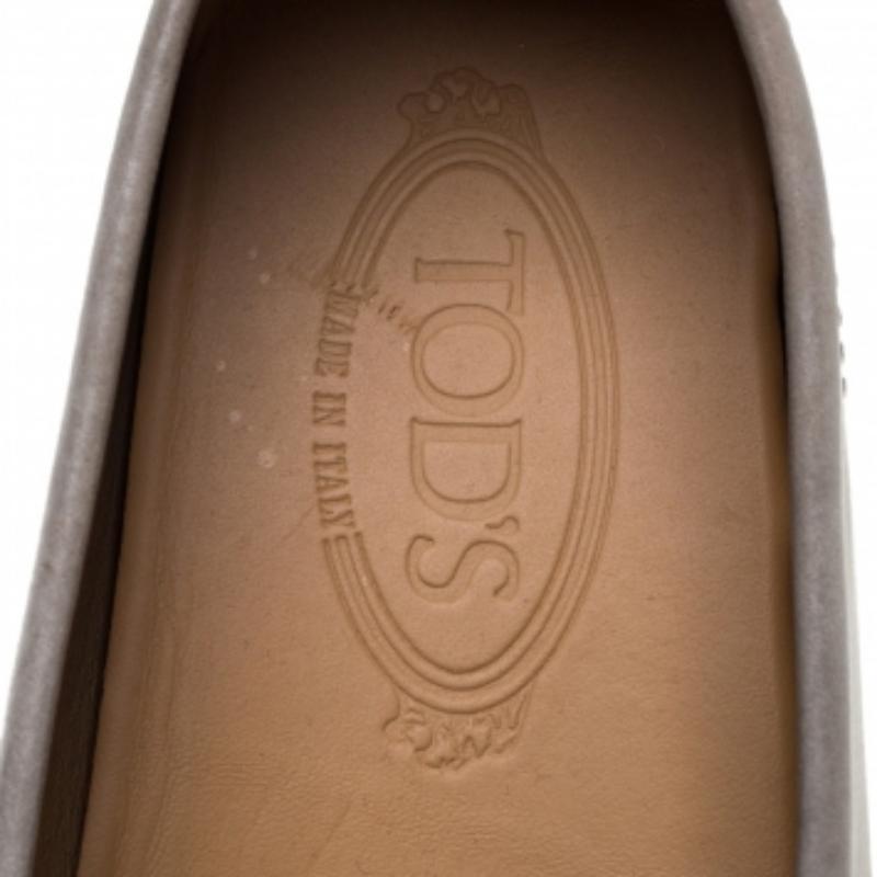 Tod's Grey Leather Slip On Loafers Size 41.5 For Sale 1