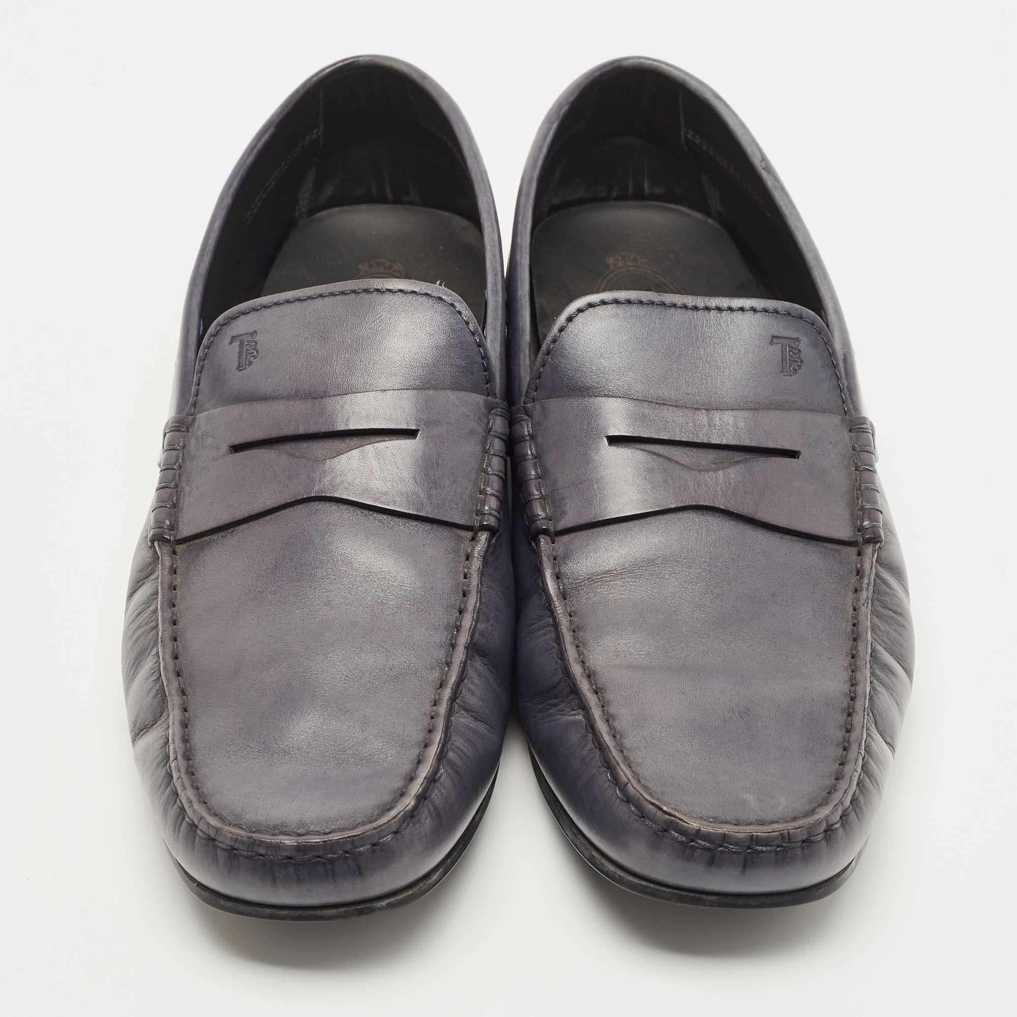 Black Tods Grey Leather Slip On Loafers Size 45.5 For Sale