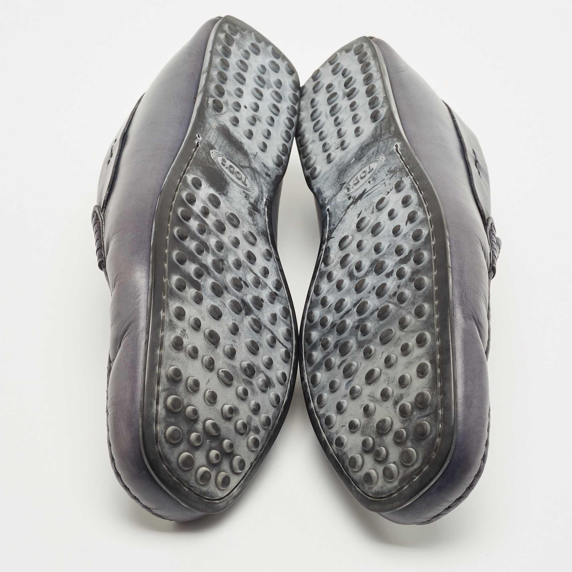 Tods Grey Leather Slip On Loafers Size 45.5 For Sale 1