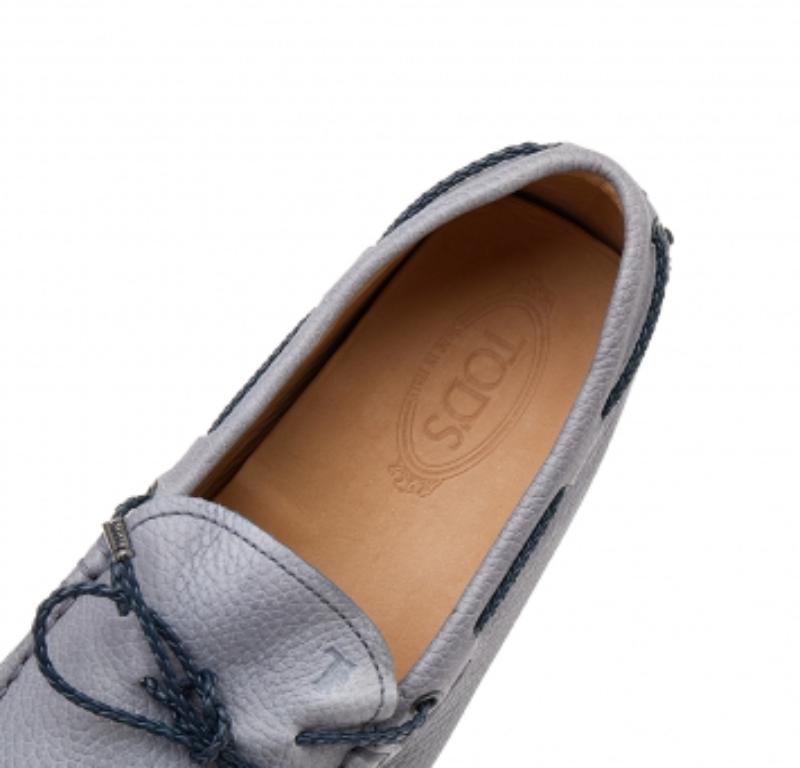 Tod's Grey/Navy Blue Leather Braided Bow Slip On Loafers Size 47 In Good Condition For Sale In Dubai, Al Qouz 2