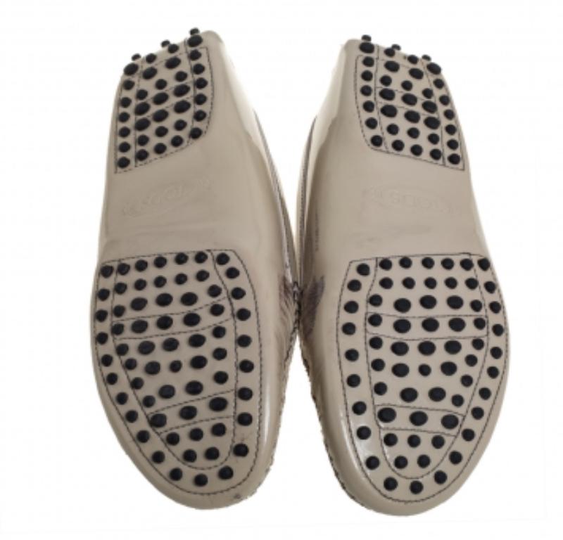 Tod's Grey Patent Leather Slip on Loafers Size 40.5 For Sale 2