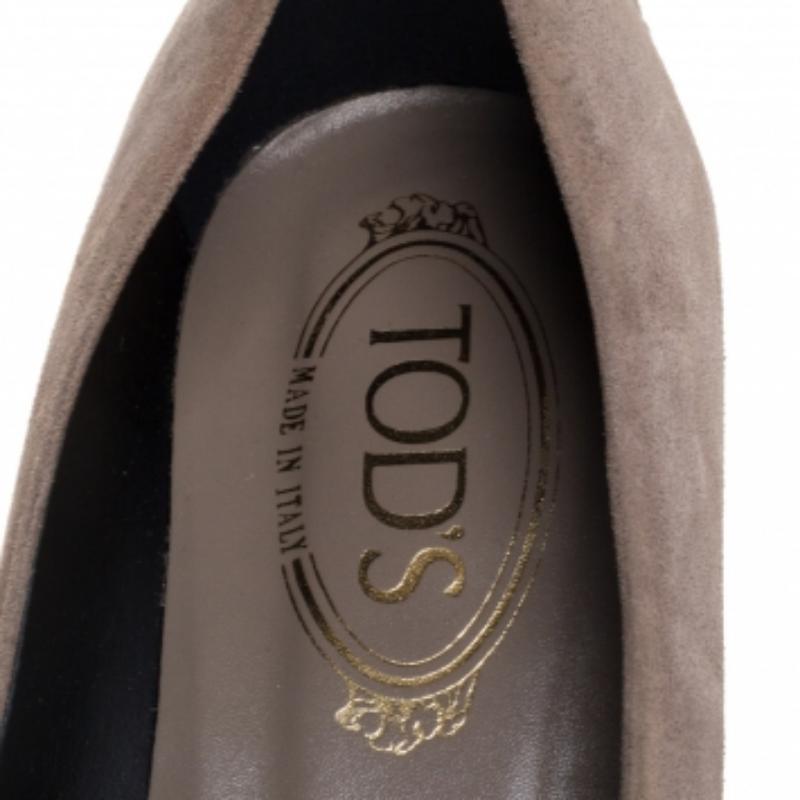 Women's Tod's Grey Suede And Leather Metal Embellishment  Slip On Pumps Size 38.5 For Sale