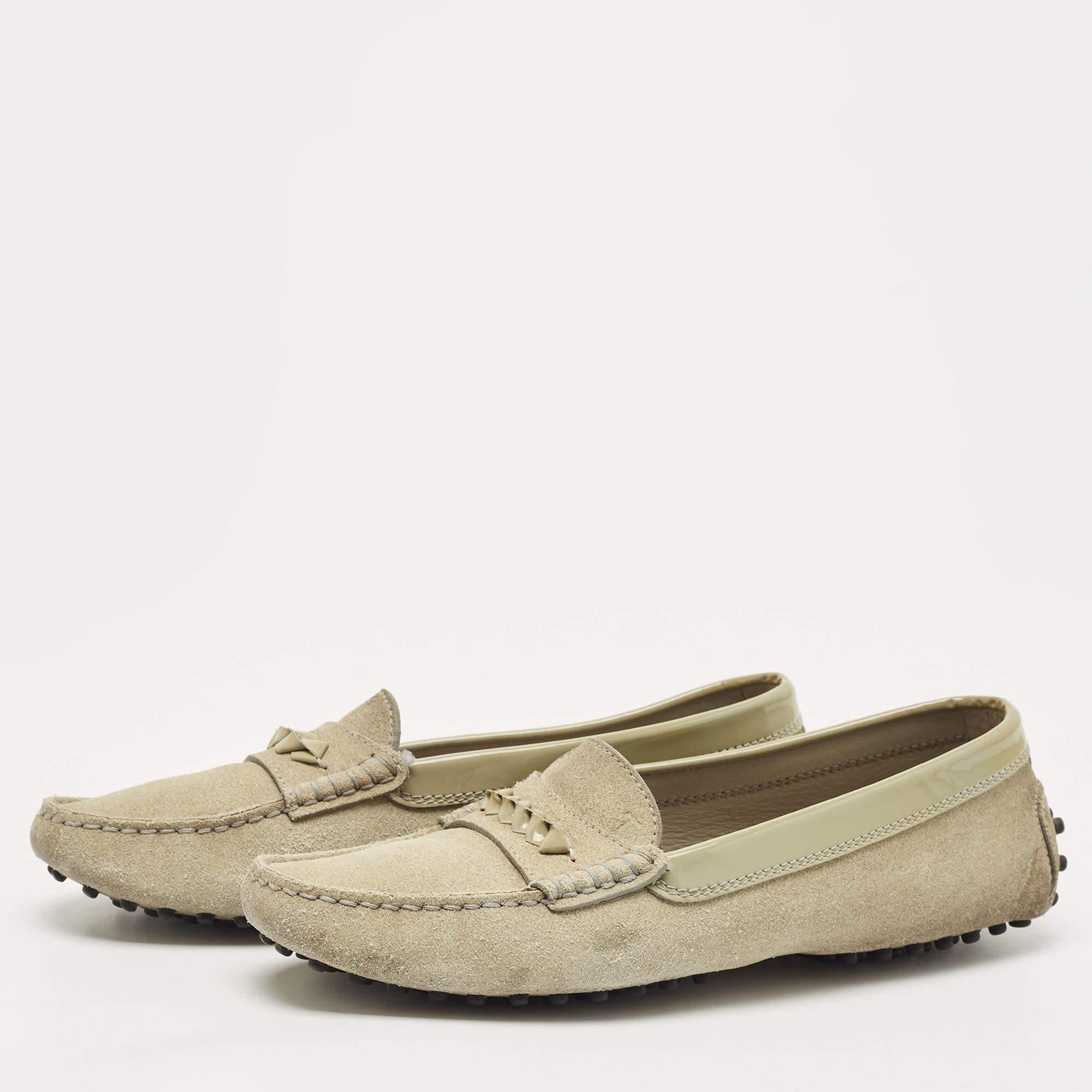To perfectly complement your attires  we bring you this pair of loafers that speak nothing but style. The shoes have been crafted with skill and are designed to be easy to slip on. They are just the right choice to complement your fashionable side.