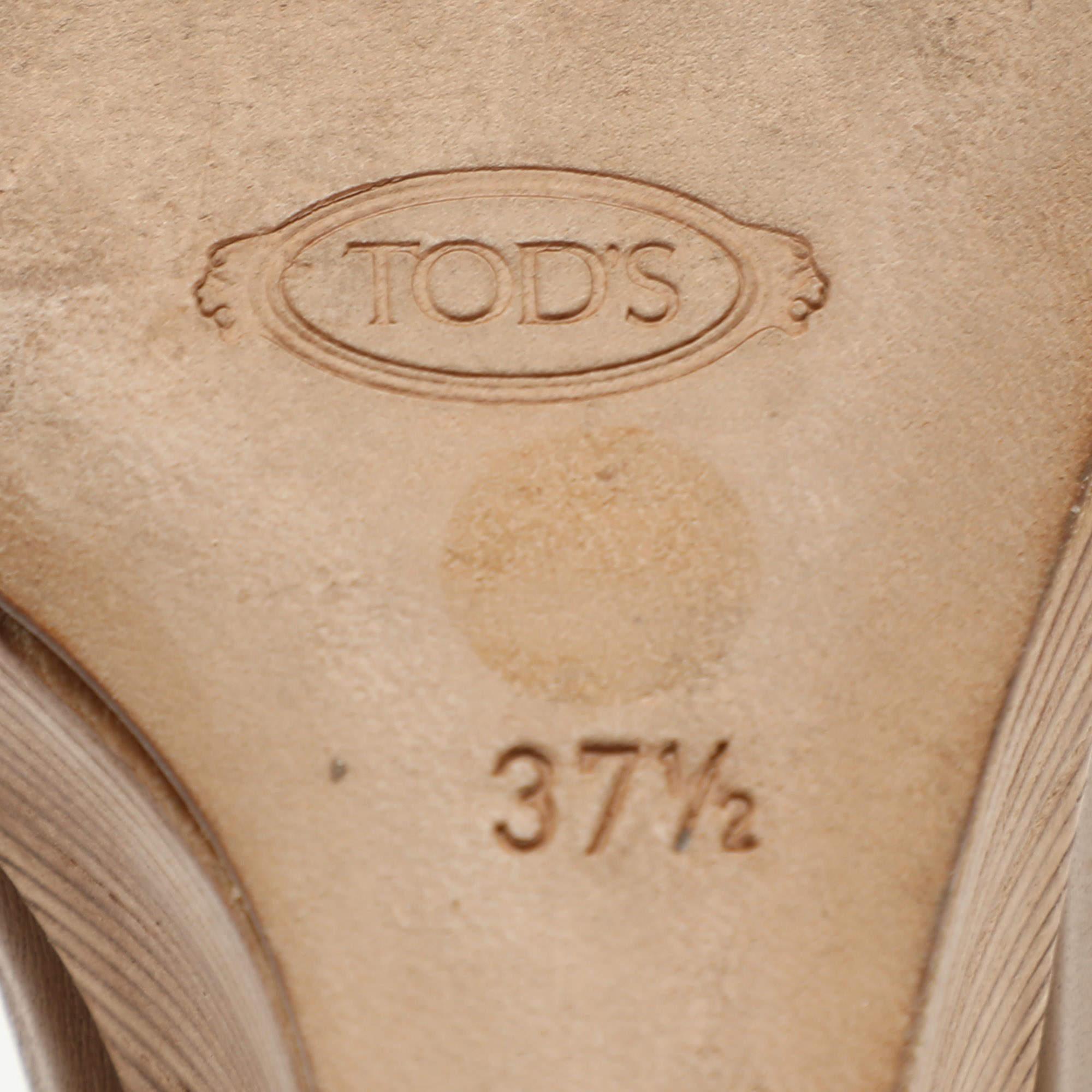 Tod's Graue Sandalen aus Wildleder und Lackleder mit Keilriemen und Knöchelriemen Größe 37,5 im Angebot 3