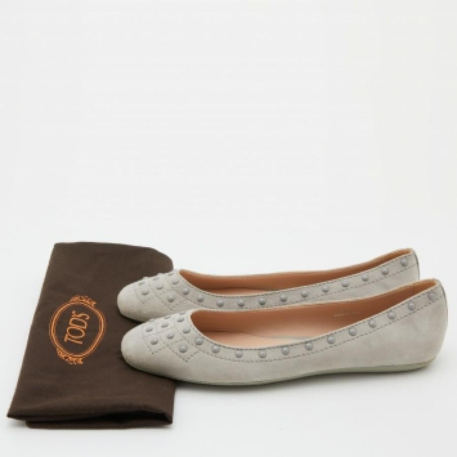 Tod's Ballerines grises taille 36 Excellent état - En vente à Dubai, Al Qouz 2