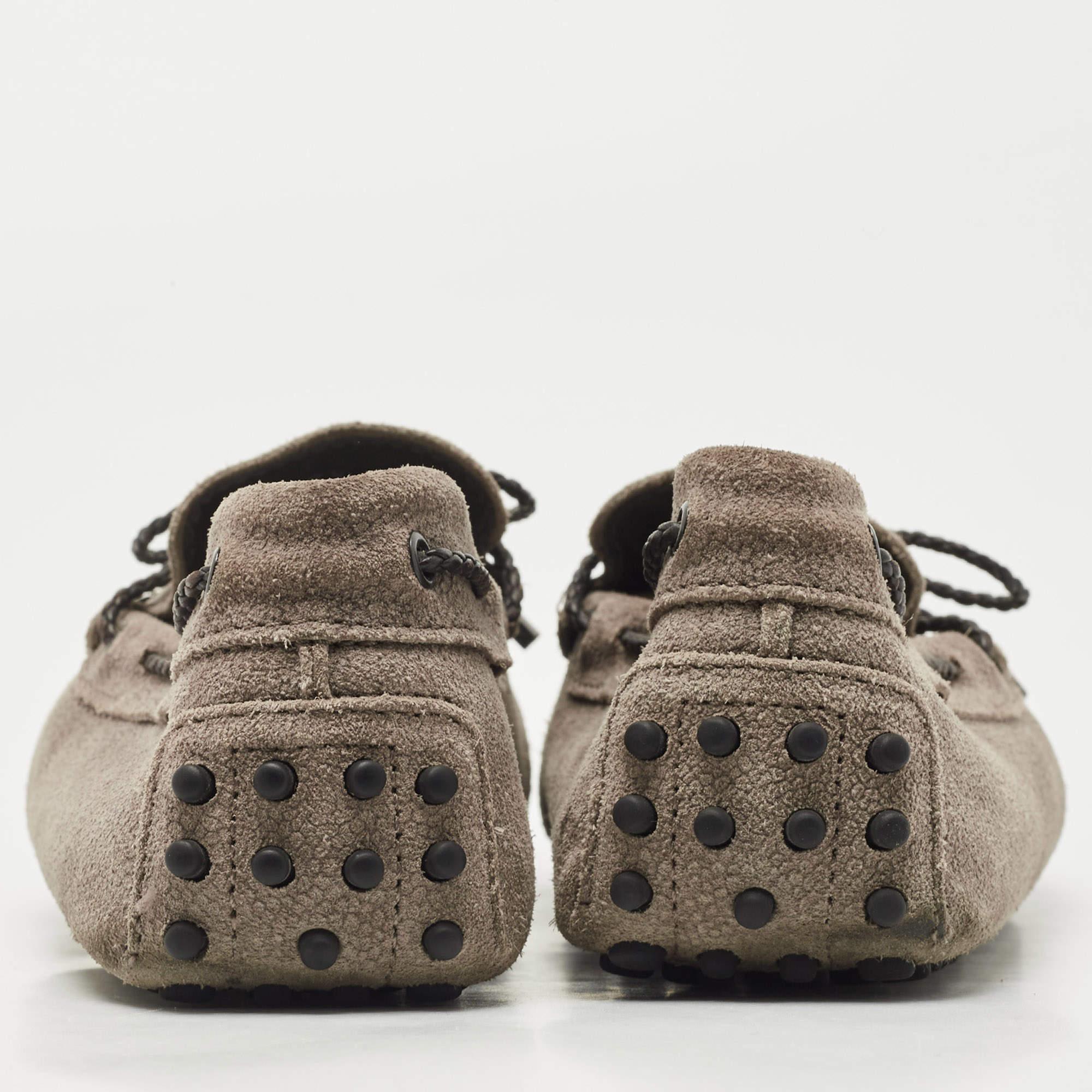 Tod's - Mocassins en daim gris avec nœud Taille 41.5 Pour hommes en vente