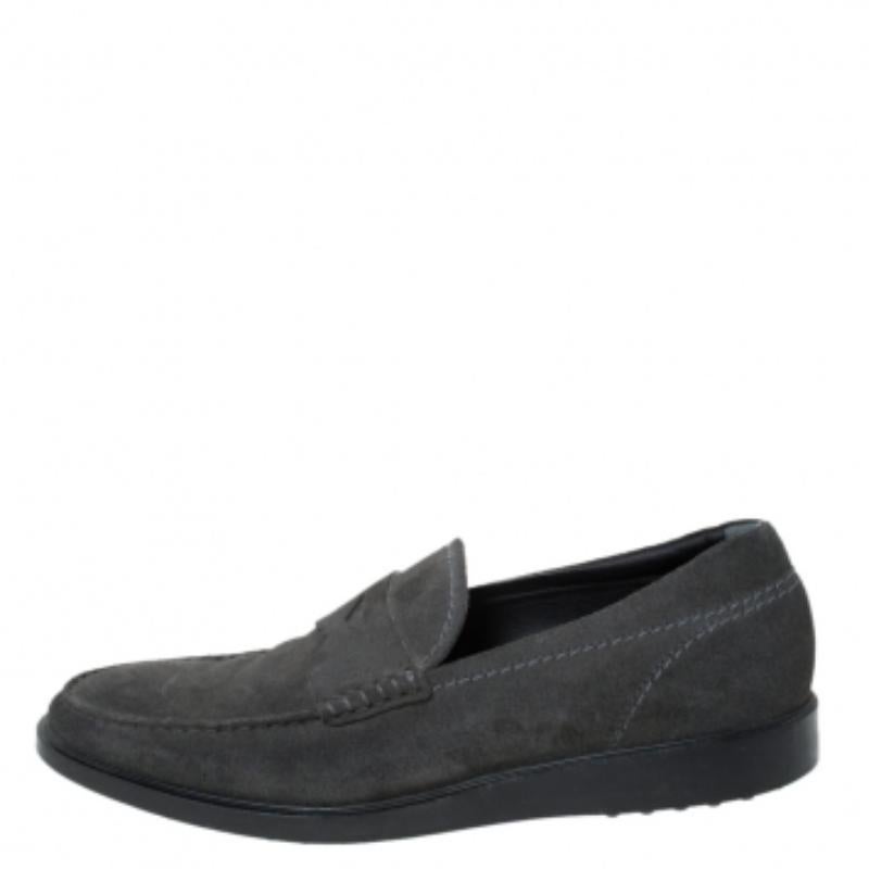 Tod's Graue Penny Loafers aus Wildleder Größe 41,5 im Angebot