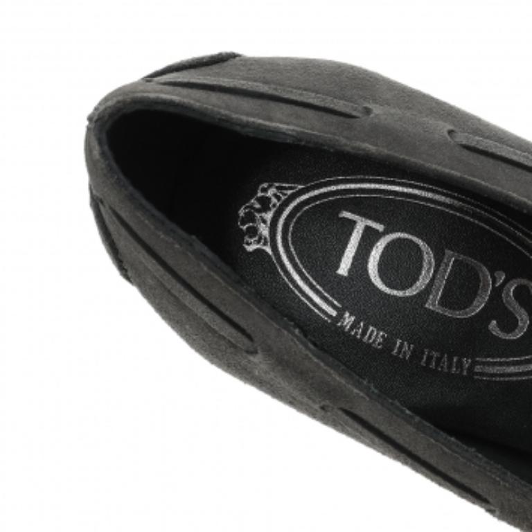 Women's Tod's Grey Suede Tassel Loafer Pumps Size 35 For Sale
