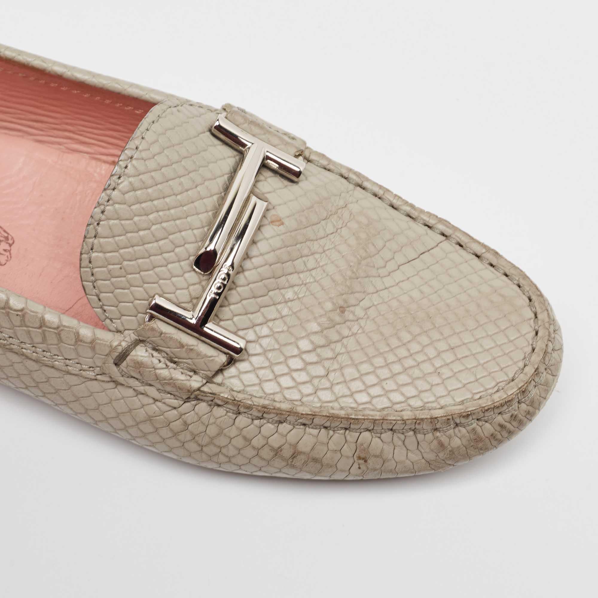 Tod's - Mocassins gris texturés à double boucle en forme de T - Taille 37 en vente 3