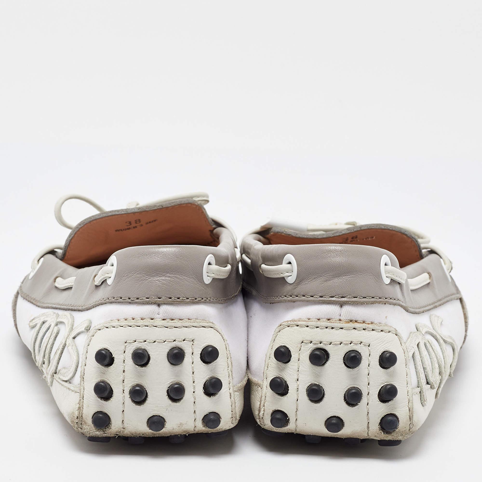 De las mujeres Mocasines Tod's gris/blanco de ante y piel con lazo Slip On talla 38 en venta