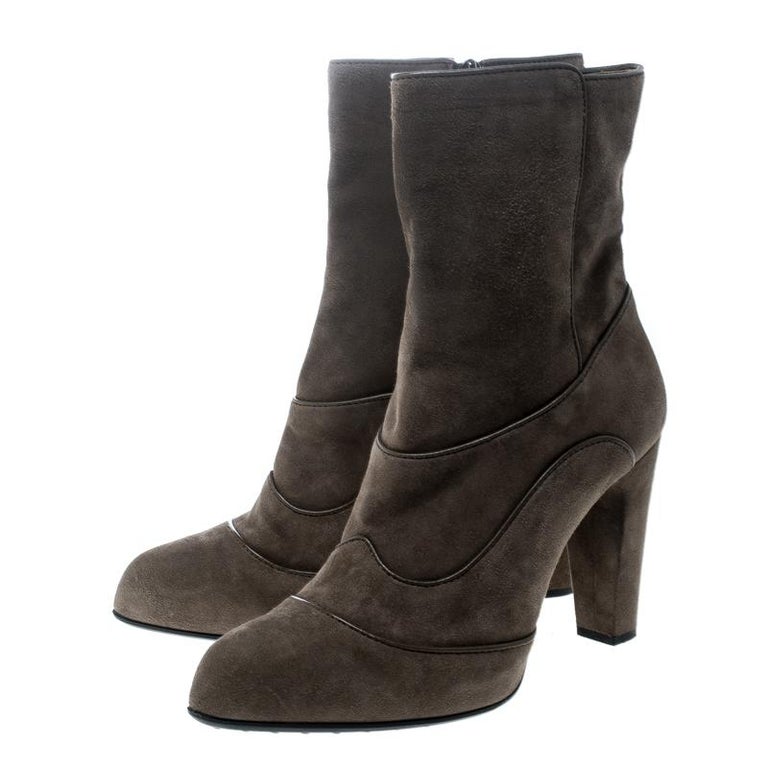 Tod's Khaki Green Suede Ankle Boots Size 39 For Sale at 1stdibs
