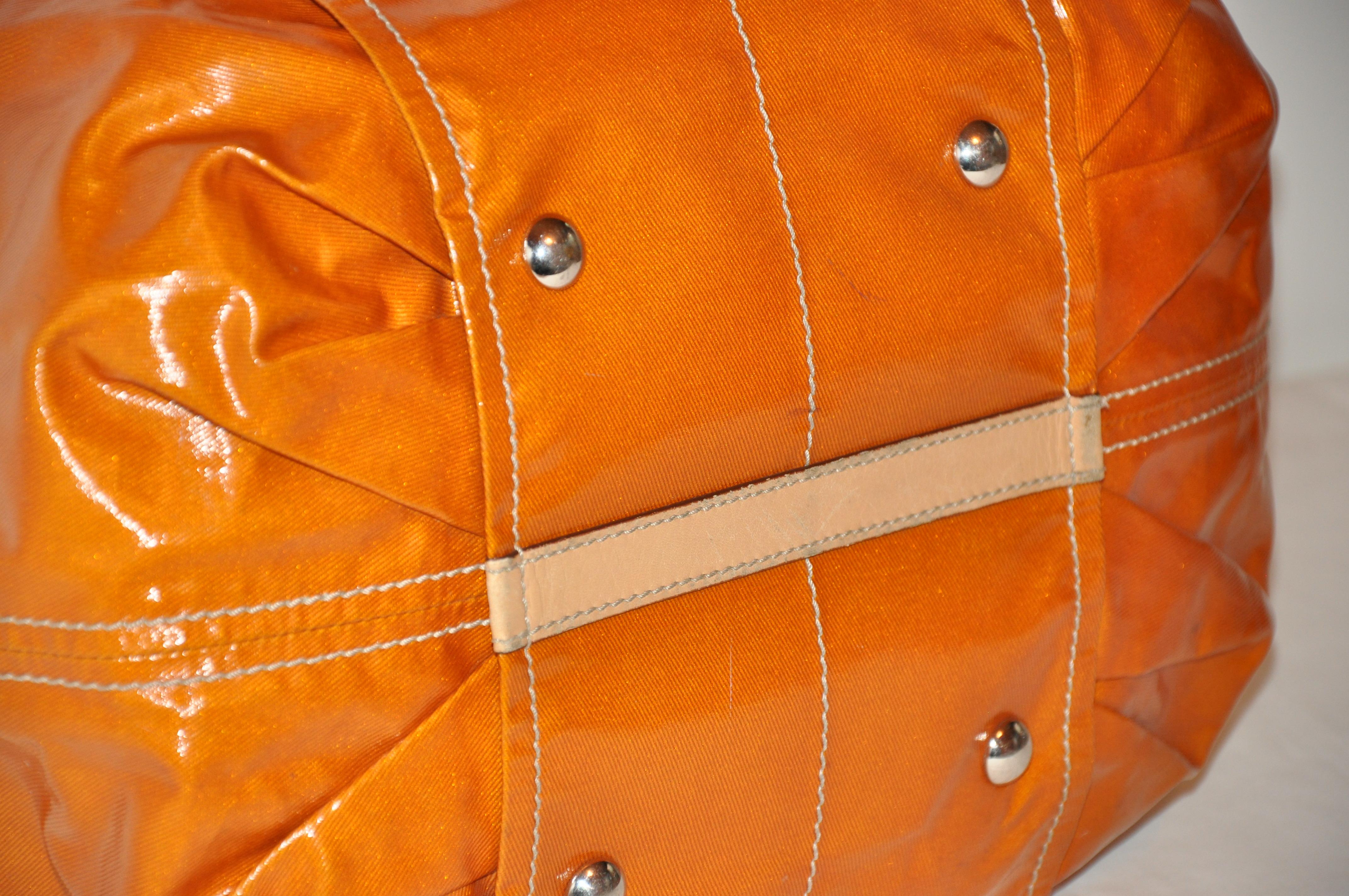 Tod's - Grand sac à cordon de serrage en toile légère et enduite Tangerine chaude  Unisexe en vente