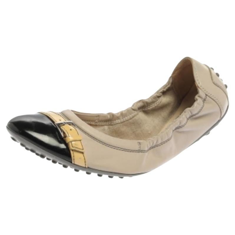 Tod's Leather & Patent Leather Cap Toe Buckle Detail Scrunch Ballet Flats Size38 For Sale