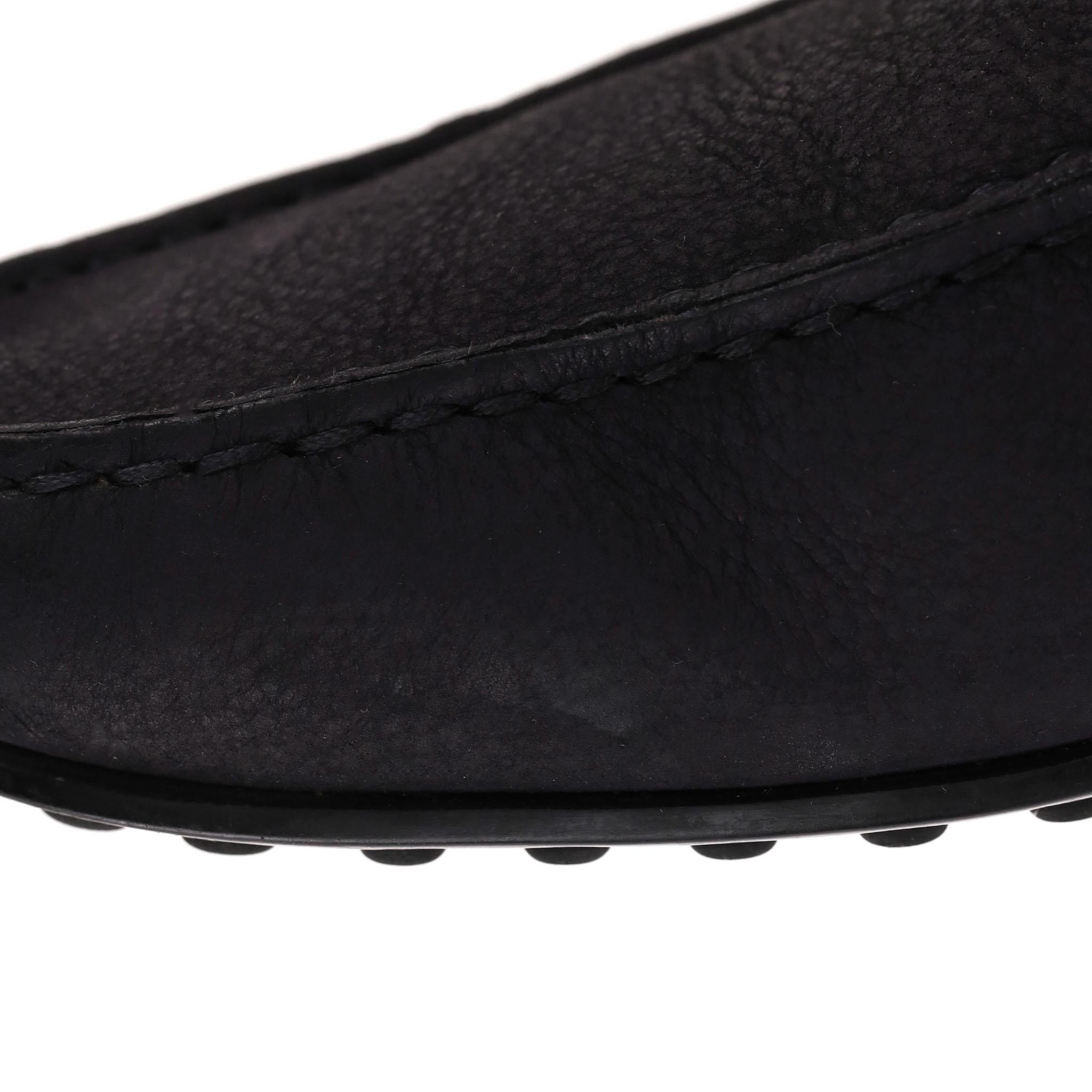 Tod's Leo Clamp City Gommino Mocassins en cuir nubuck en vente 6