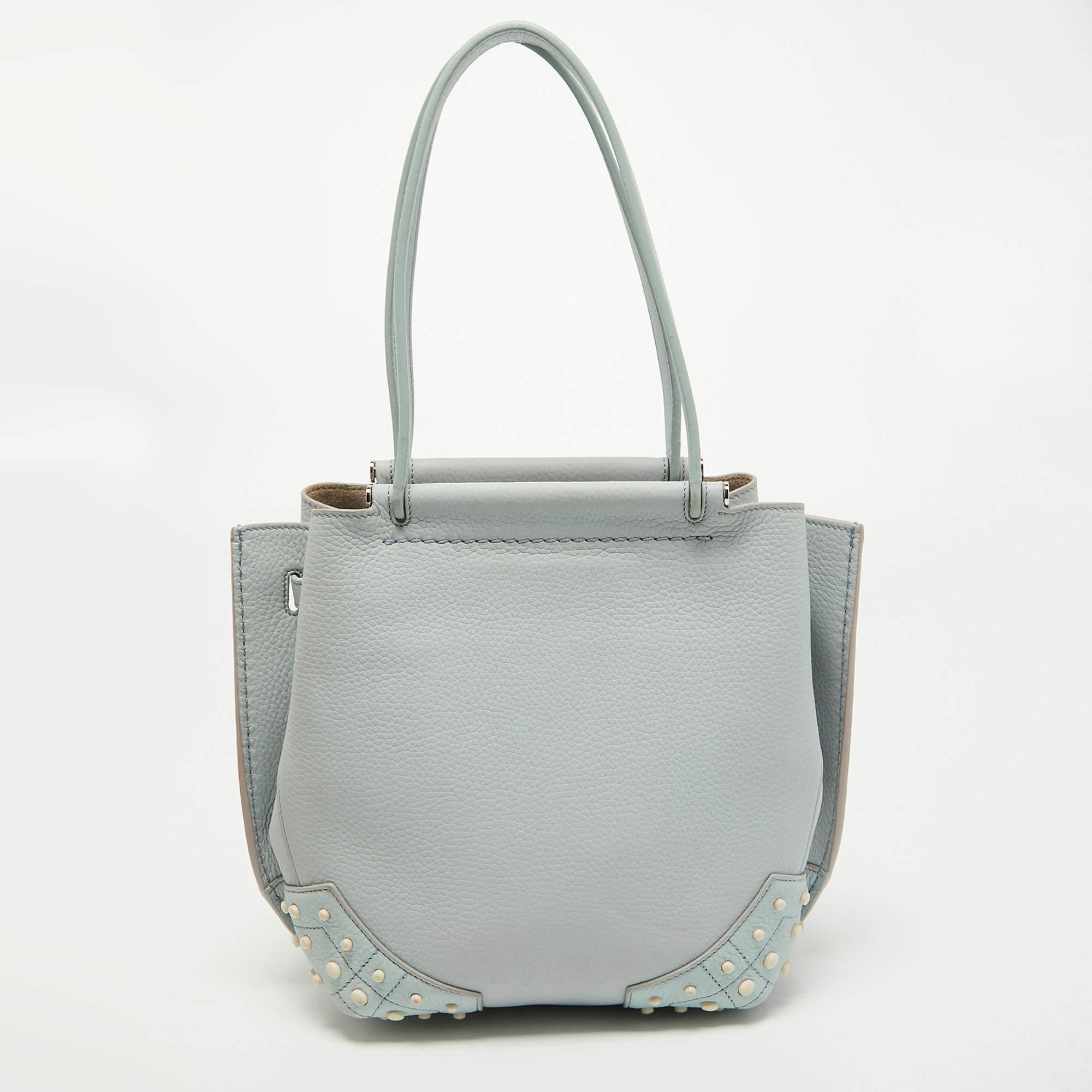 Tod's Light Blue Leather Wave Tote In Good Condition In Dubai, Al Qouz 2